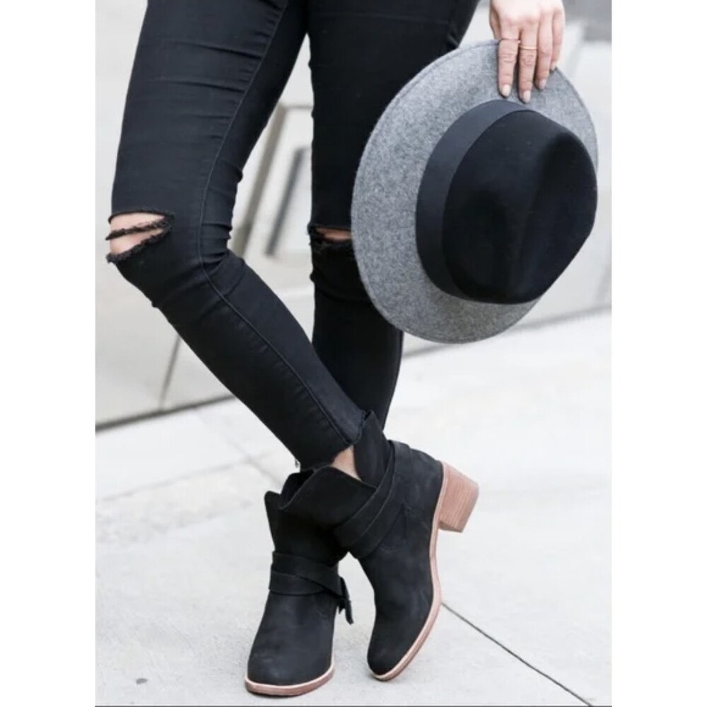 UGG Womens ELORA Black Suede Ankle Layered Bootie Studs Boho Indie Western Moto